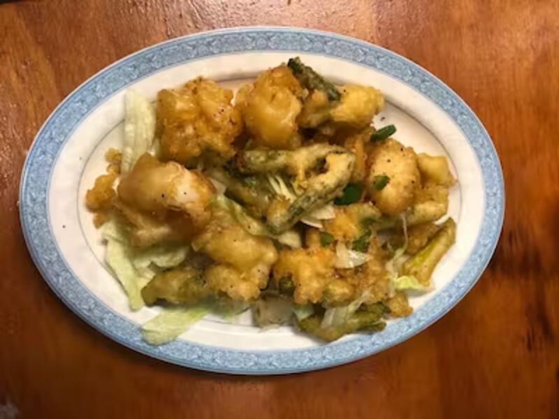 A16. Salt&Pepper Calamari Asparagus (Spicy)