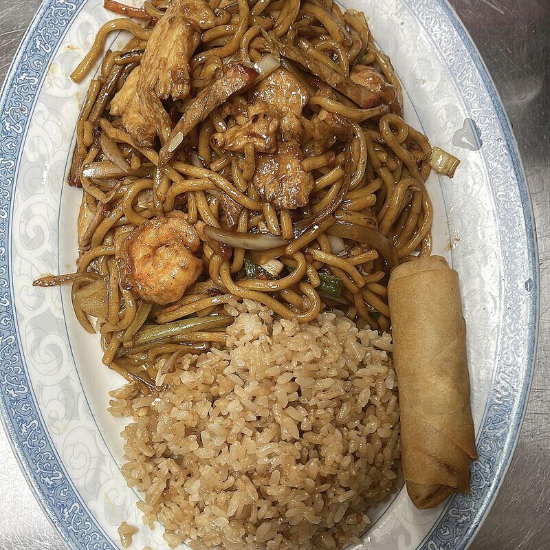 L47.House Special Lo Mein